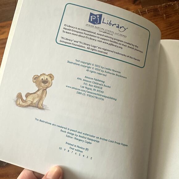 PJ Library A Kiss On The Keppie Jewish Paperback Book - Picture 2 of 9